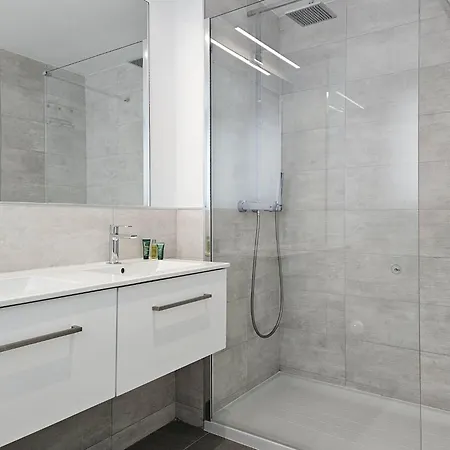 Modern 3 Bedroom With Amazing Facilities Apartment *