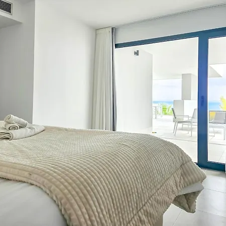 Modern 3 Bedroom With Amazing Facilities Apartment Manilva