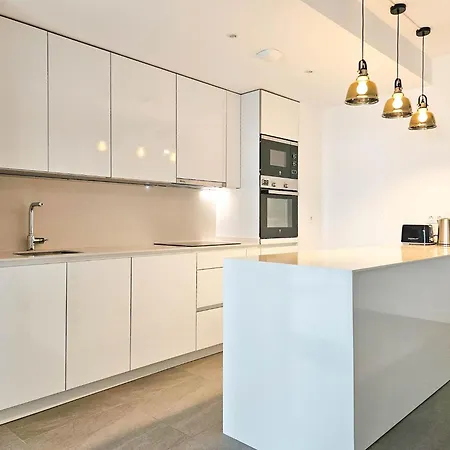 Apartment Modern 3 Bedroom With Amazing Facilities