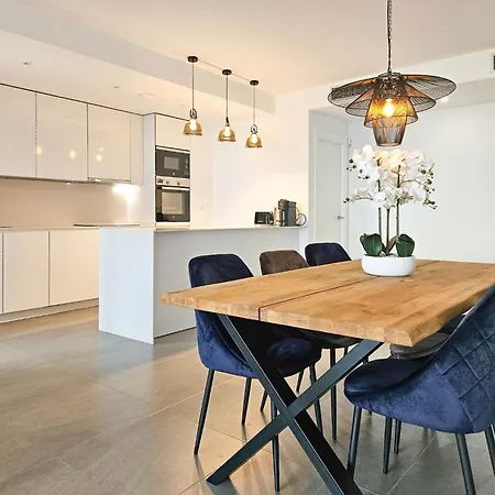 Modern 3 Bedroom With Amazing Facilities Apartment Manilva